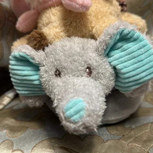 Babies Stuffed Animals Rattle Soft and precious NWT - Picture 9 of 9